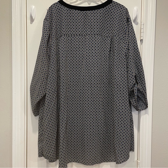 Catherines Button Up Blouse Women’s 3XL Roll Tab Sleeves White Blue Black Career - Picture 2 of 9